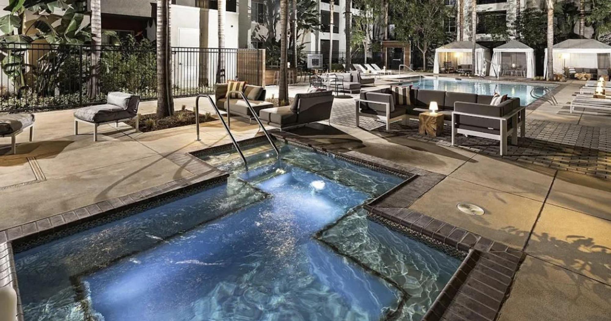 Prime Santa Monica 1 Bed & Bath Apartment *
