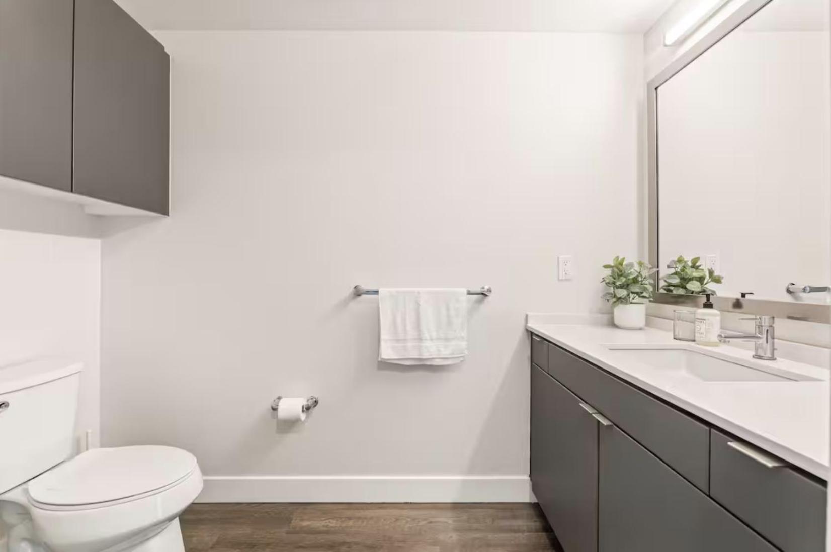 Prime Santa Monica 1 Bed & Bath Apartment Los Angeles